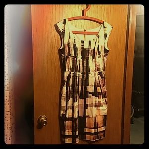 Maggie London chic dress size 6